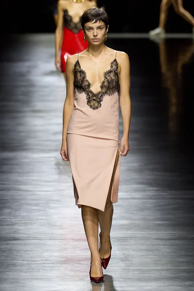 Look 49
